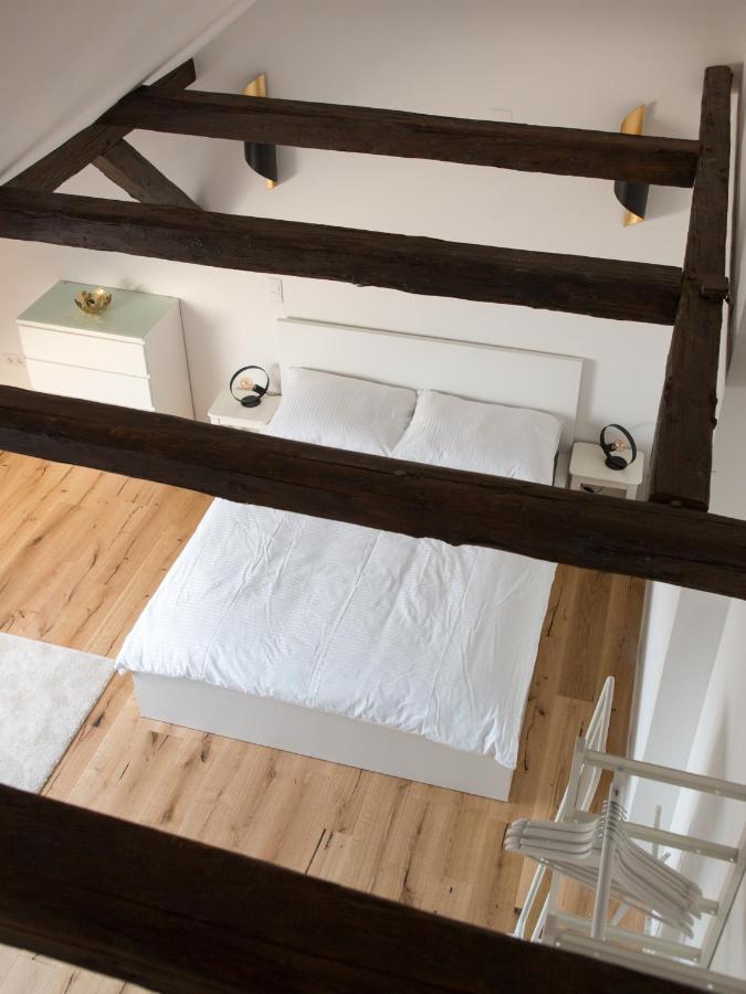 Modern Apartment *
